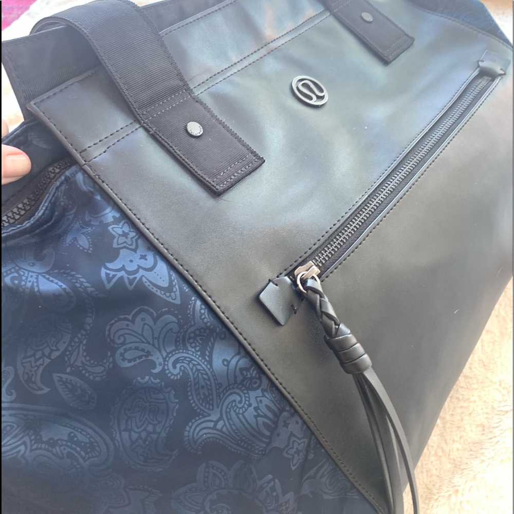 🕉️ Lululemon Om On Duffle w/ Mat Carrier 🕉️